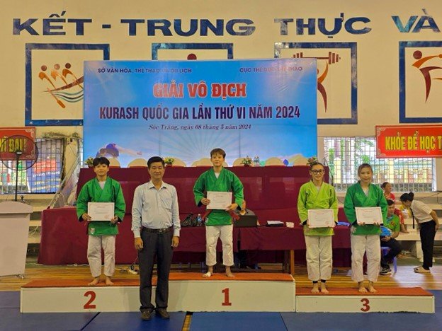 Vận động viên Nguyễn Thạch Hải Yến của đơn vị Trà Vinh đạt Huy chương Bạc